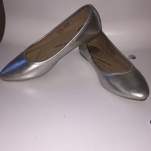 Women’s Silver Flats
